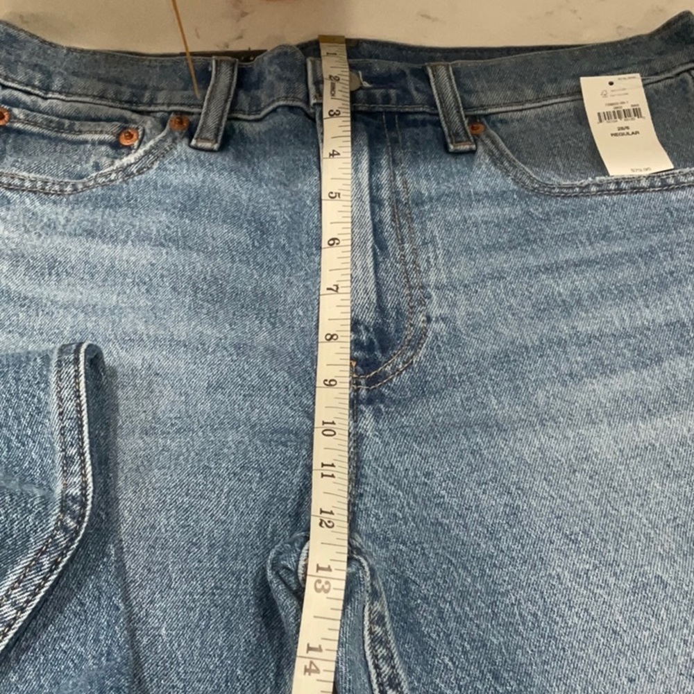 GAP 90s straight high rise. Slim through the hip & thigh. Straight leg size 28/6 - Picture 9 of 13